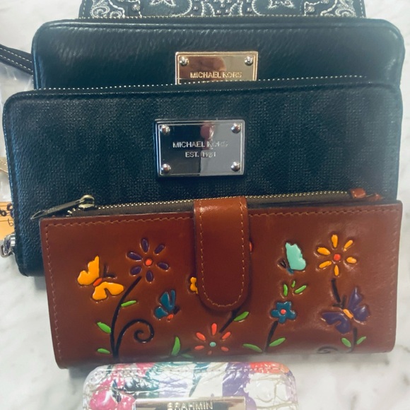 Meet your Posher, Micki - Picture 3 of 8